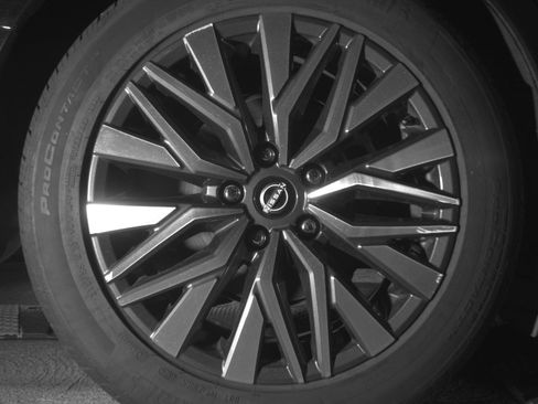 Used 2025 Nissan Altima 2.5 SV FWD image 15