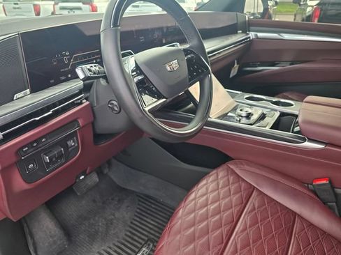 Used 2026 Cadillac Escalade Luxury w/ Touring Package RWD image 21