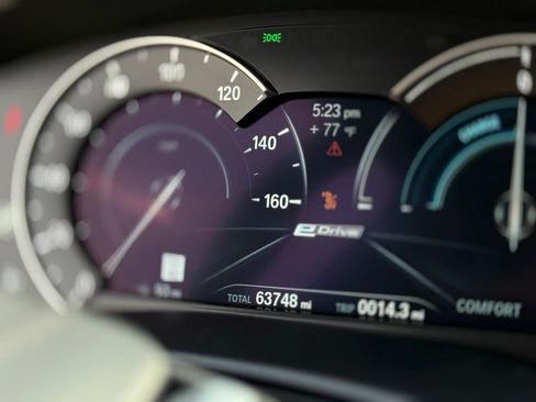 Used 2019 BMW 530e image 23