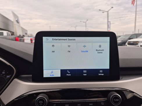 Certified 2022 Ford Escape SE image 32