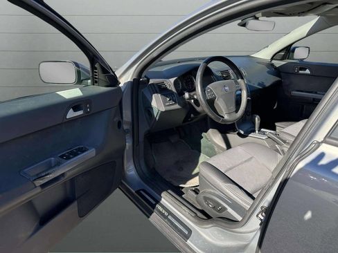 Used 2005 Volvo S40 2.4i image 10