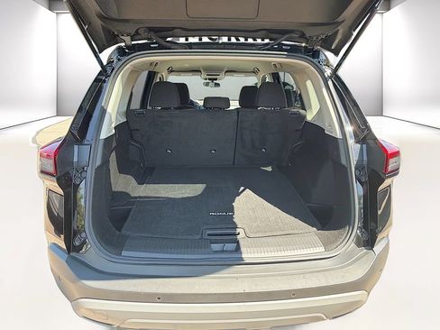 Used 2023 Nissan Rogue S AWD/4WD image 27