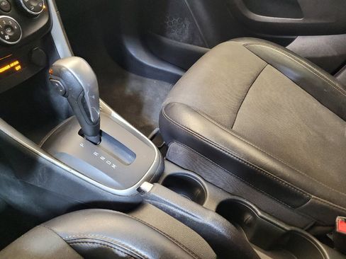 Used 2019 Chevrolet Trax LT w/ LT Convenience Package image 26