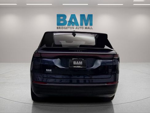 New 2025 Jeep Wagoneer Limited image 6