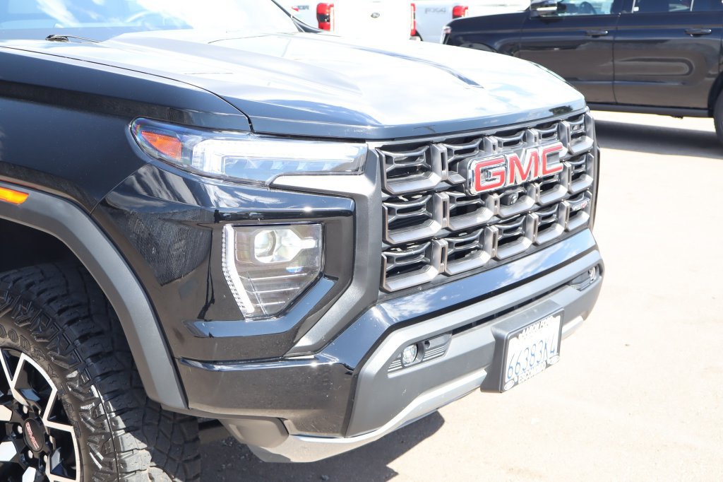 Used 2026 GMC Canyon AT4X AWD/4WD image 9