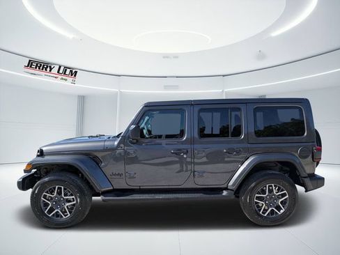 New 2026 Jeep Wrangler Unlimited Sahara AWD/4WD image 6