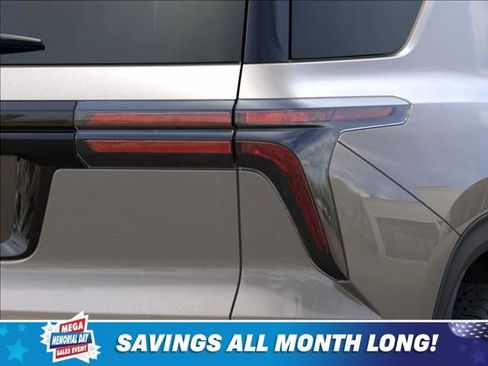 New 2026 Chevrolet Traverse Z71 w/ Driver Confidence Package AWD/4WD image 11