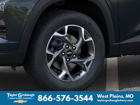 New 2026 Chevrolet Trax LT w/ Driver Confidence Package FWD image 9
