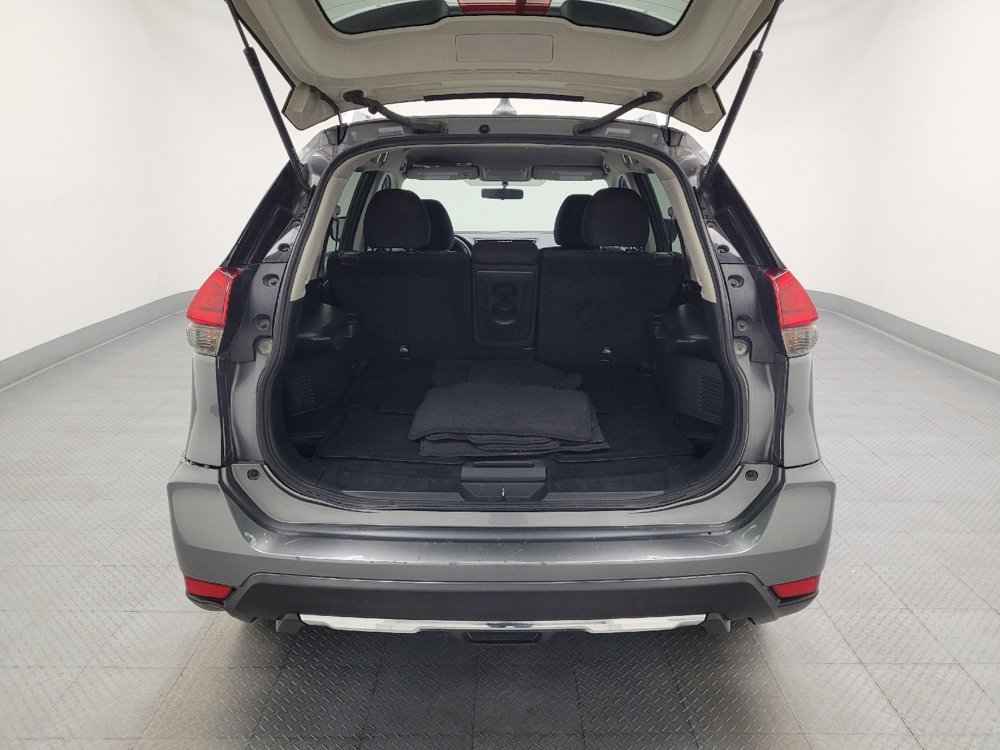 Used 2017 Nissan Rogue SV FWD image 29