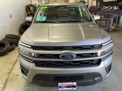 Used 2024 Ford Expedition Max XLT AWD/4WD image 2
