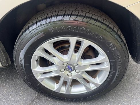 Used 2016 Volvo XC60 T5 Premier w/ Proximity Package FWD image 34