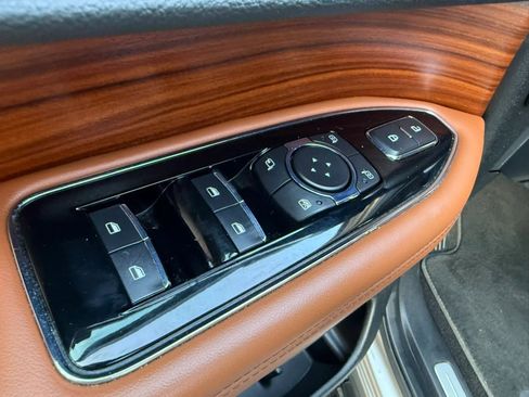 Used 2019 Lincoln Navigator L Reserve AWD/4WD image 39