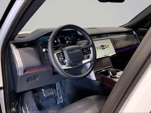 Used 2025 Land Rover Range Rover Long Wheelbase SE AWD/4WD image 15