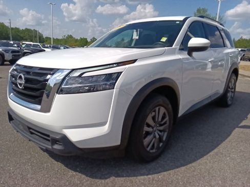 Used 2022 Nissan Pathfinder SV w/ SV Premium Package AWD/4WD image 7