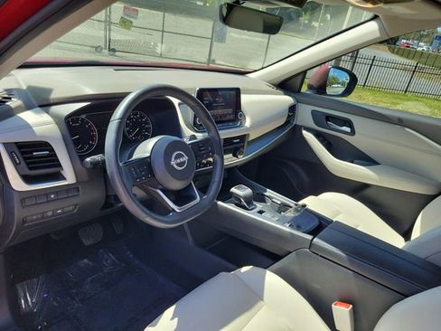 Used 2024 Nissan Rogue SV w/ SV Premium Package image 10