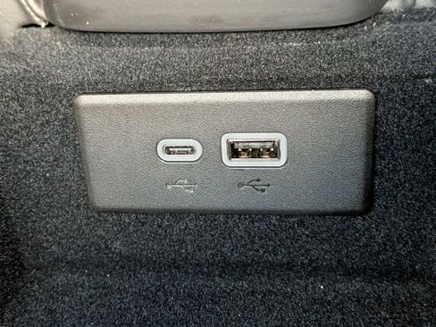 Used 2025 Chevrolet Corvette Stingray Coupe w/ 1LT image 23