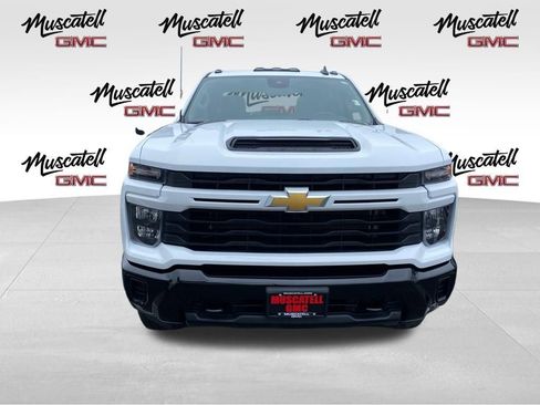 Used 2024 Chevrolet Silverado 2500 Custom w/ Custom Convenience Package AWD/4WD image 2