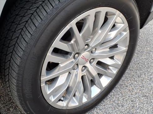 Certified 2024 GMC Yukon Denali image 28