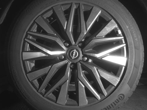 Used 2025 Nissan Altima 2.5 SV FWD image 14