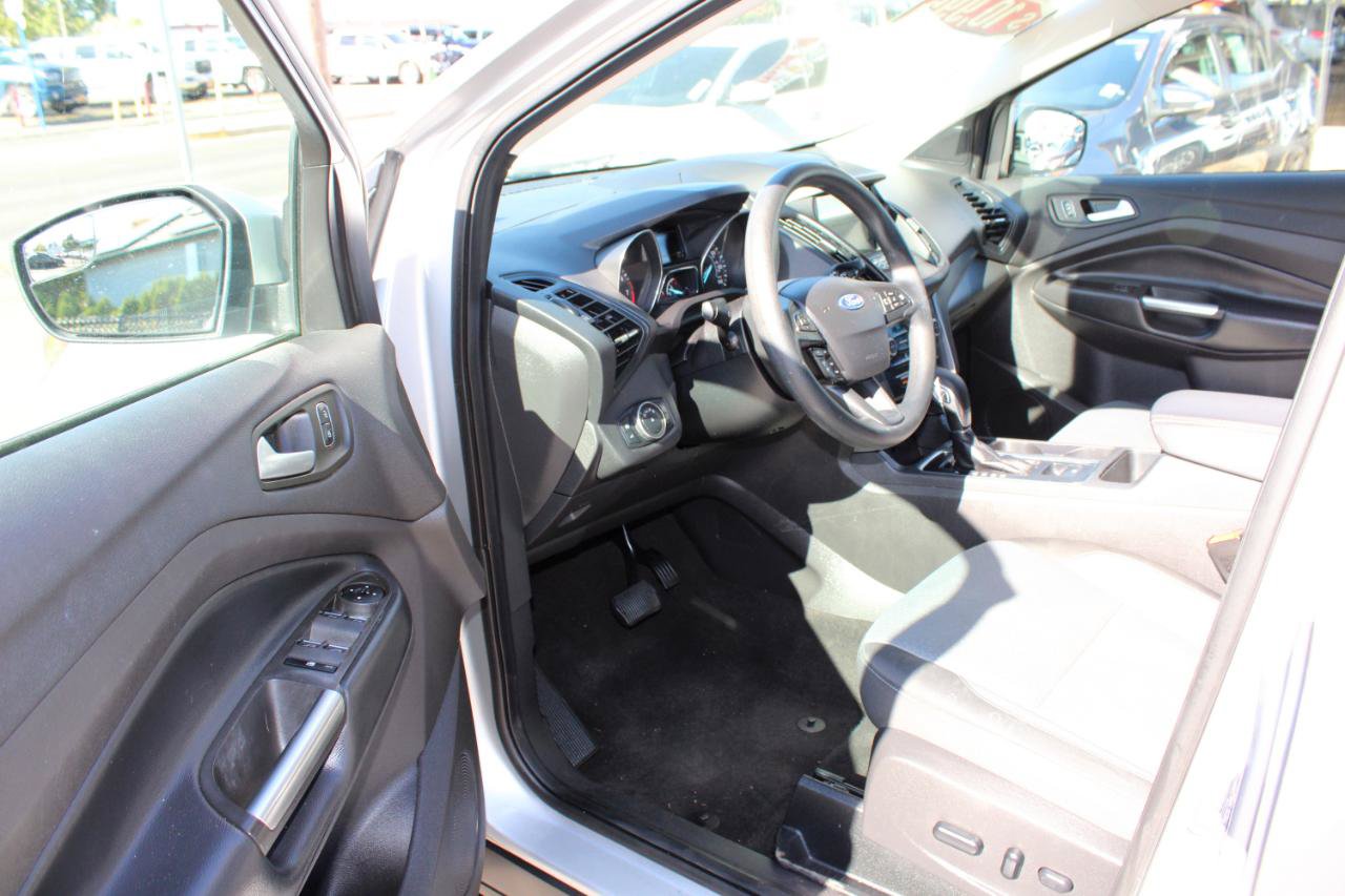 Used 2019 Ford Escape SE FWD image 12
