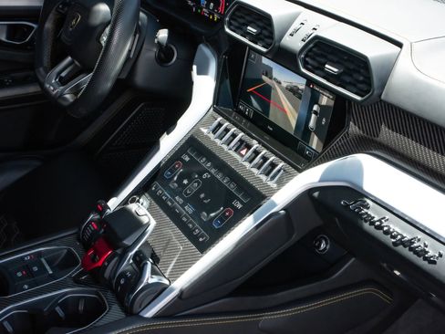 Used 2020 Lamborghini Urus image 30