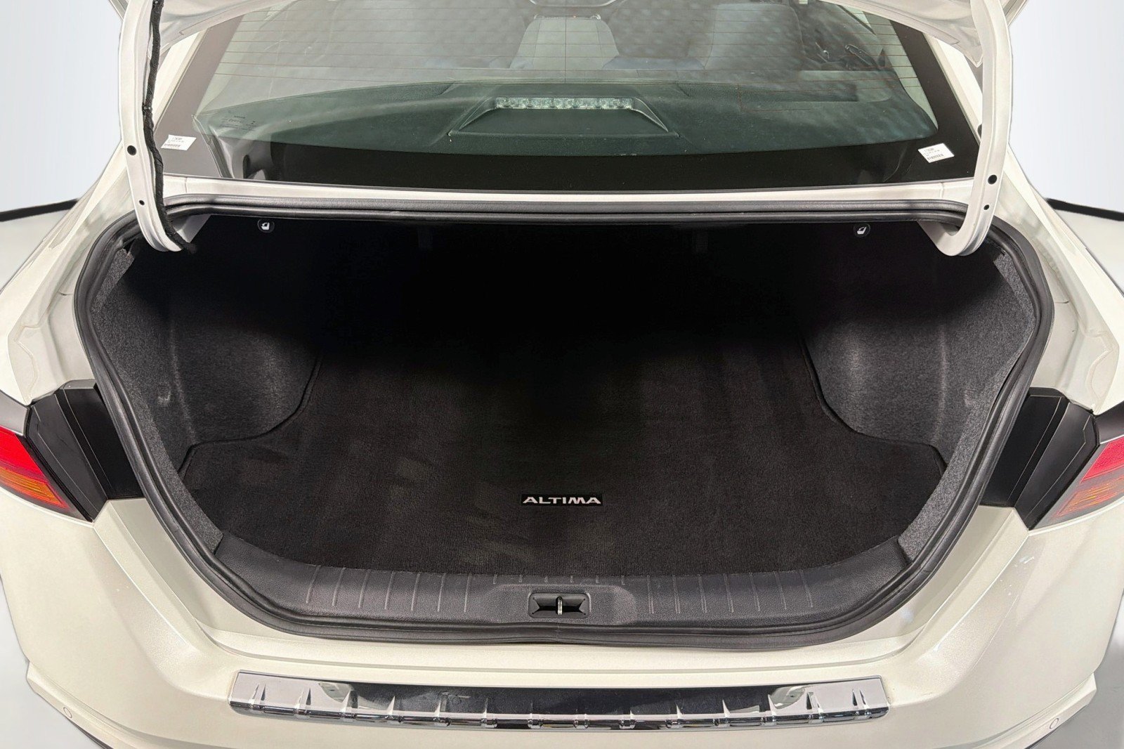 Used 2022 Nissan Altima 2.5 SV FWD image 24