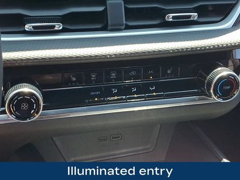 Used 2025 Chevrolet Equinox LT AWD/4WD image 14