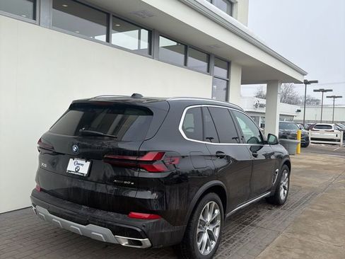 New 2026 BMW X5 xDrive50e image 5