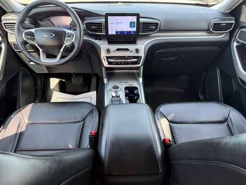 Used 2023 Ford Explorer XLT w/ Equipment Group 202A image 13