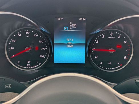 Used 2021 Mercedes-Benz GLC 300 4MATIC image 10