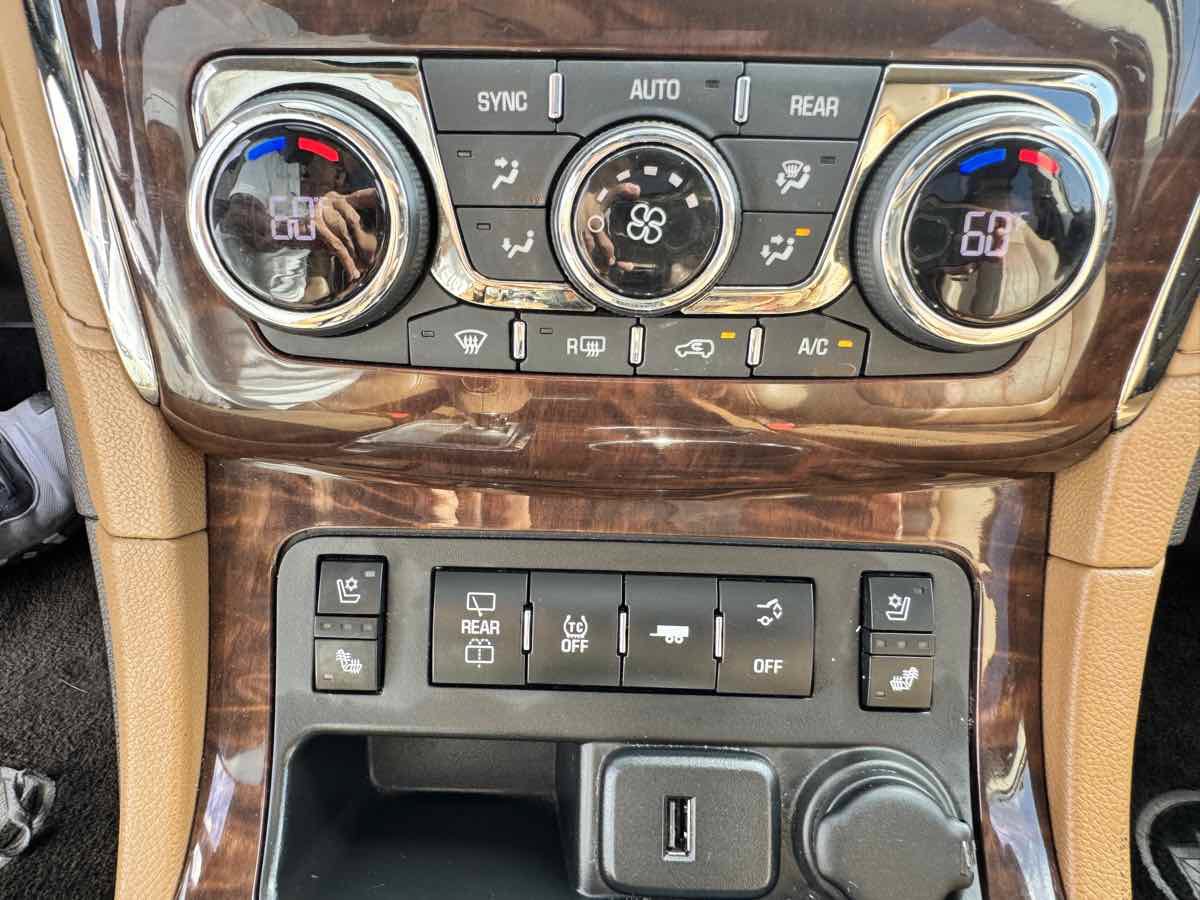 Used 2017 Buick Enclave Premium w/ Experience Buick Package AWD/4WD image 49