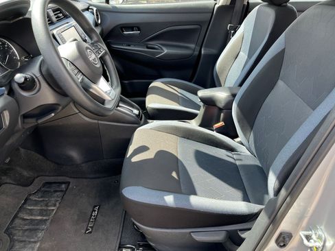 Used 2025 Nissan Versa SV FWD image 23