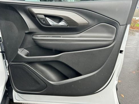 Used 2022 GMC Terrain SLE w/ Driver Convenience Package image 25