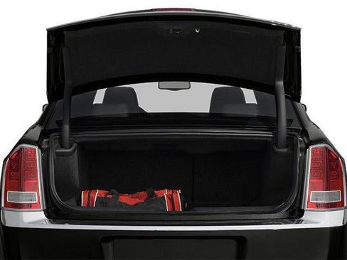 Used 2014 Chrysler 300 RWD image 12