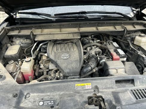 Used 2023 Toyota Highlander XLE image 26