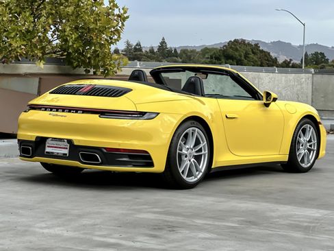 Used 2023 Porsche 911 Carrera image 8