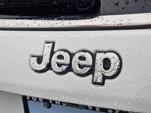 New 2026 Jeep Compass Limited image 30