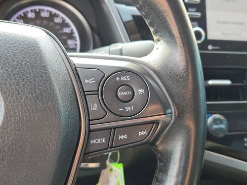 Used 2024 Toyota Camry SE image 21