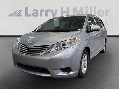 Used 2016 Toyota Sienna LE