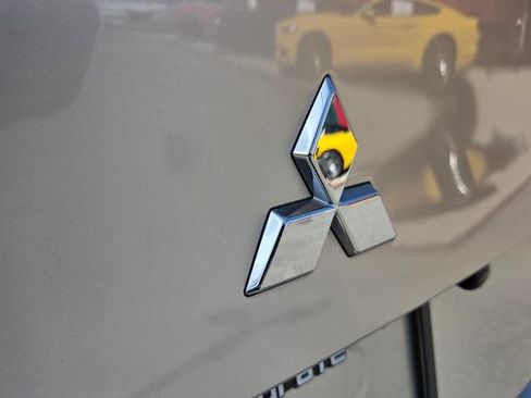 Used 2023 Mitsubishi Outlander SE FWD image 14