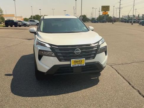 Used 2026 Nissan Rogue SV AWD/4WD image 3
