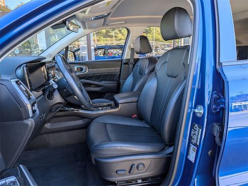 Certified 2023 Kia Sorento SX image 24