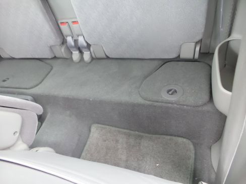 Used 2004 Toyota Tacoma XtraCab automatic SR5 image 75