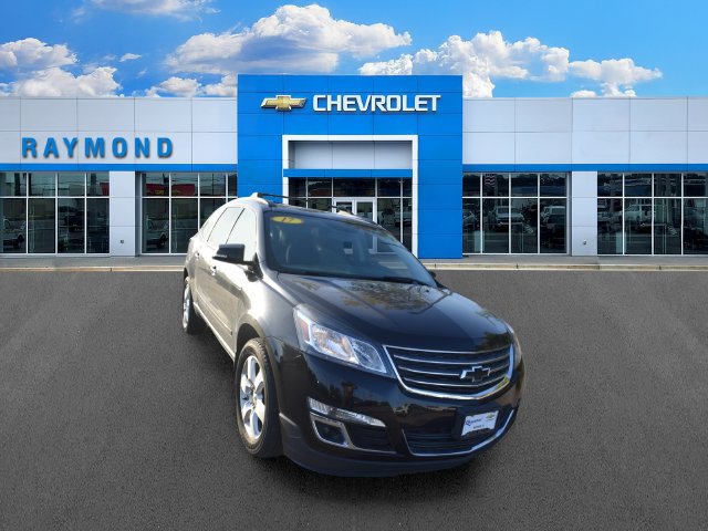 Used 2017 Chevrolet Traverse LT w/ Style and Technology Package FWD image 9