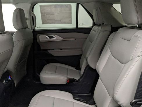 New 2025 Ford Explorer Active w/ Active Comfort Package image 35