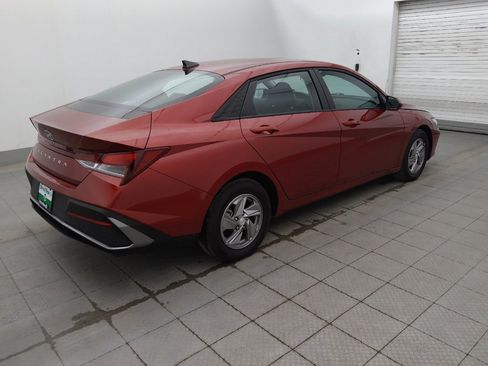 Used 2025 Hyundai Elantra SE FWD image 10