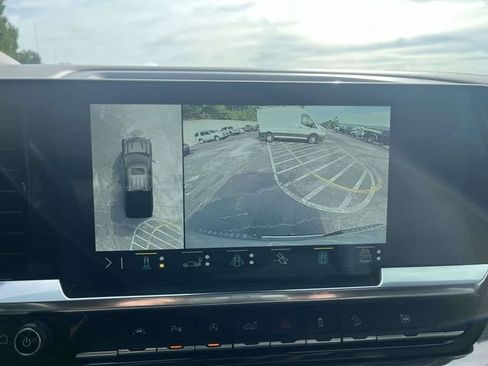 Used 2023 Chevrolet Silverado 1500 LTZ w/ LTZ Premium Package AWD/4WD image 29