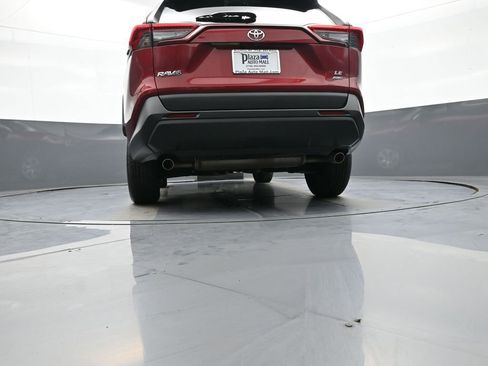 Used 2020 Toyota RAV4 LE AWD/4WD image 30