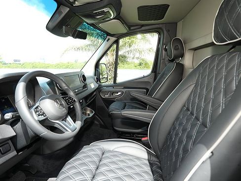 Used 2024 Mercedes-Benz Sprinter 3500 image 12