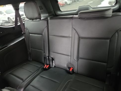 Used 2021 GMC Yukon XL Denali w/ Denali Premium Package image 31